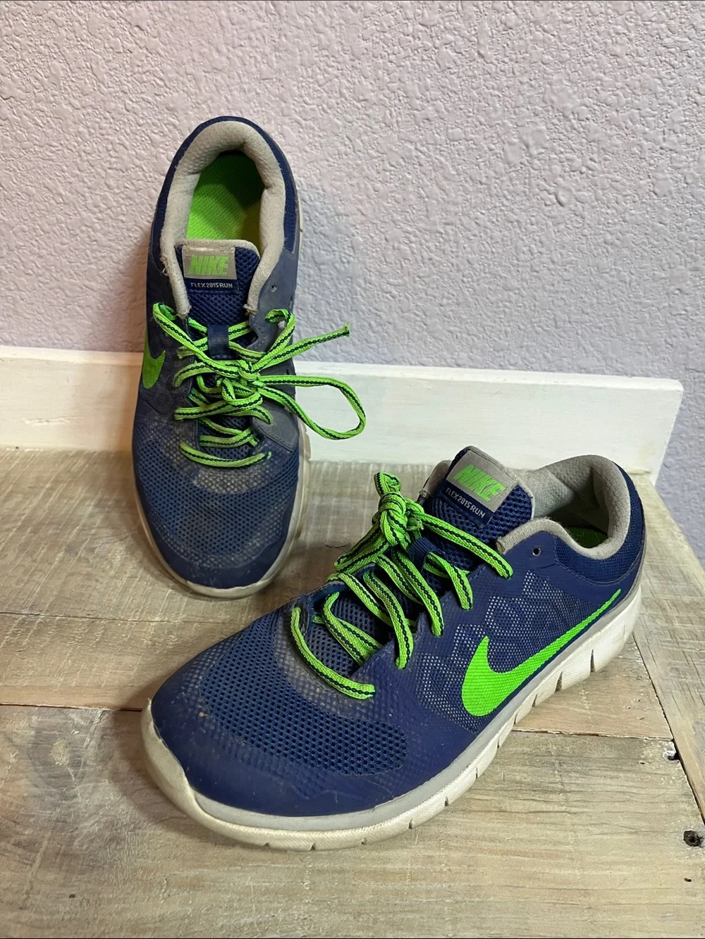 Nike Flex 2015 Runner Blue with Lime Green & White Trim - Boys  Sz 6yr